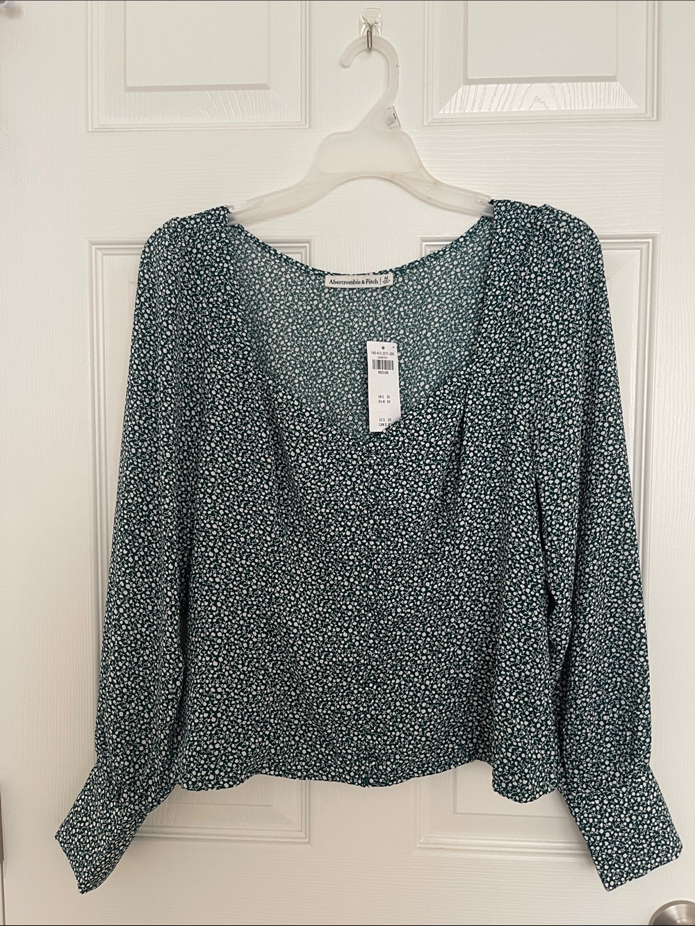 NWT Abercrombie & Fitch Green Ditsy Blouse